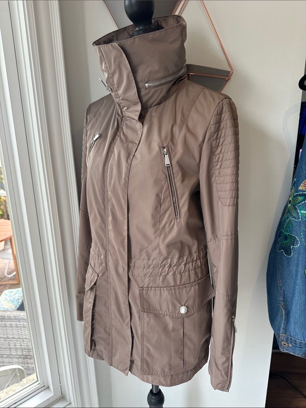 VINTAGE Y2K BCBG Taupe Khaki Utility Fall Funnel Neck Jacket Quilted Size Small